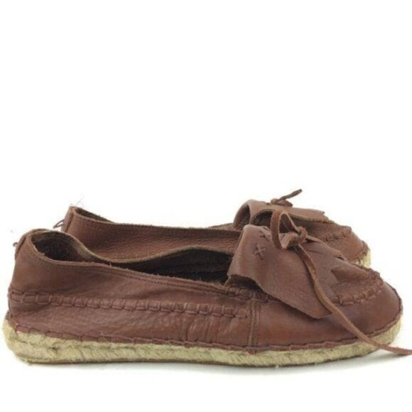 New Passports Flats Sz 7 Gil Brown Leather Kilted - Picture 2 of 8